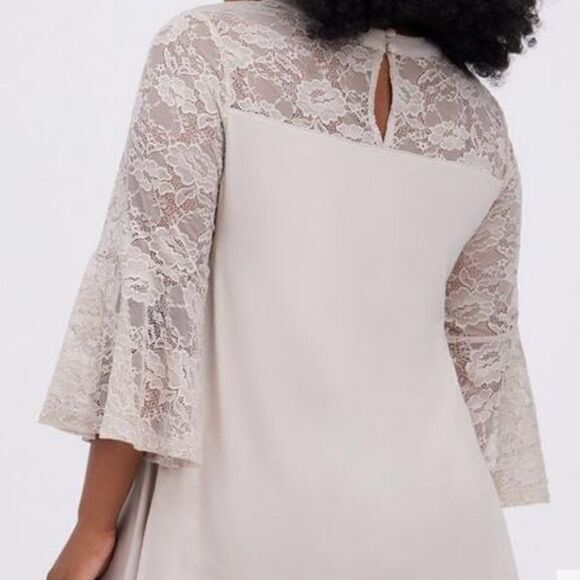 ‎Lace Sleeve Top - Picture 4 of 7